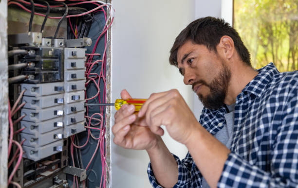 Best Affordable Emergency Electrician  in Montclair, VA
